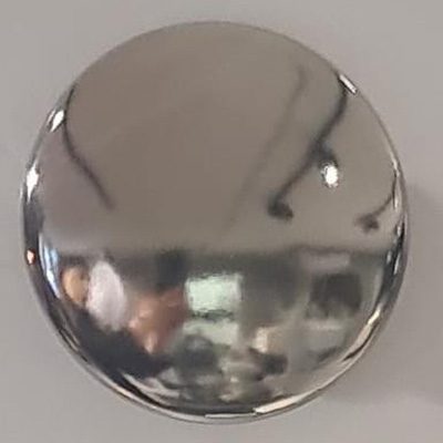 ונטיל כסוף מבריק וסיפון שרשורי